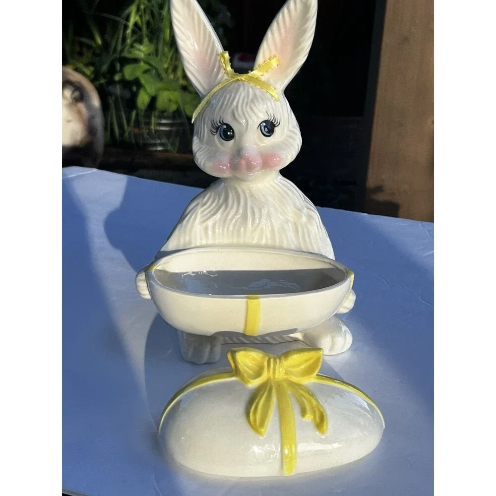 Vintage 1980 Arnel’s Bunny Rabbit Covered Candy Dish  W/lid